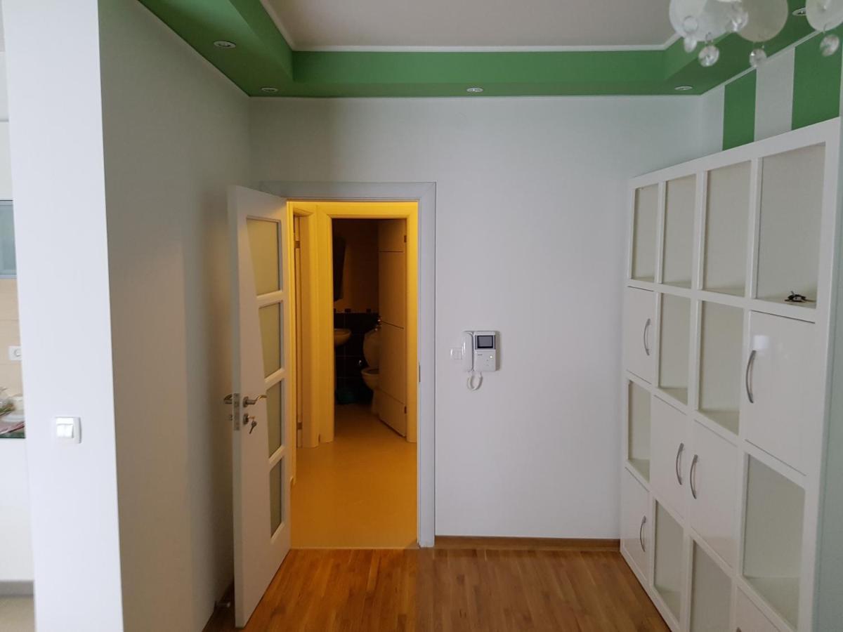 Bozovic Apartamento Bečići Exterior foto