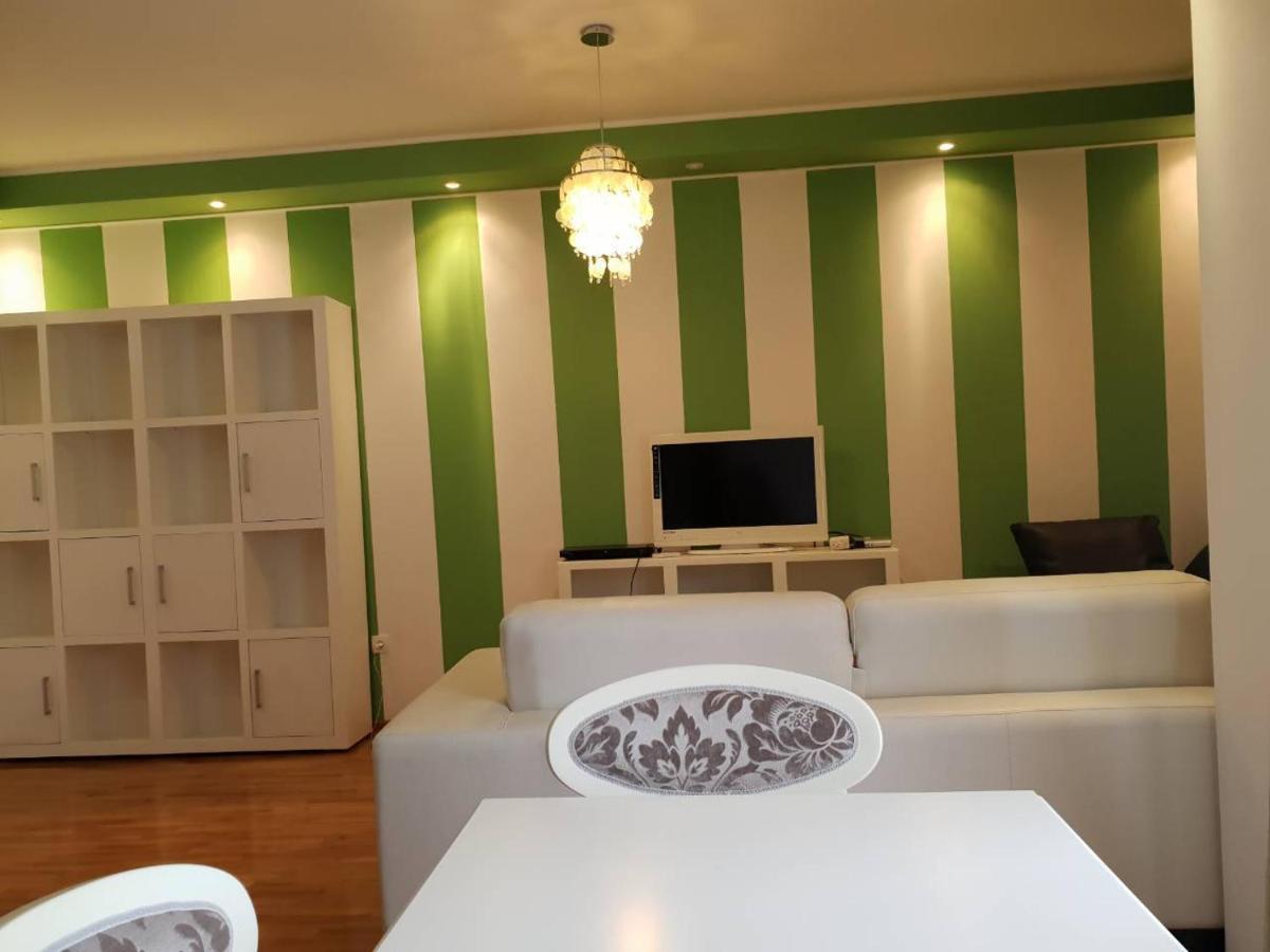 Bozovic Apartamento Bečići Exterior foto